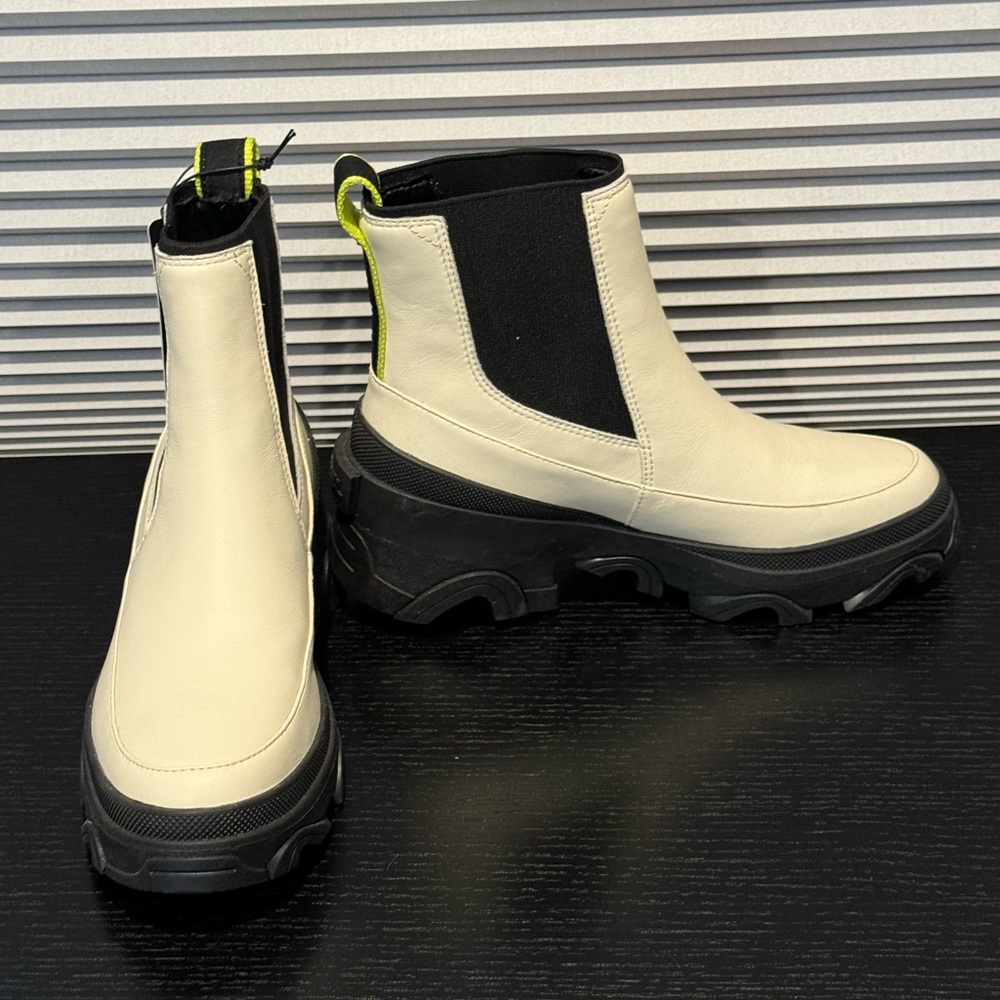 SOREL BOOTS